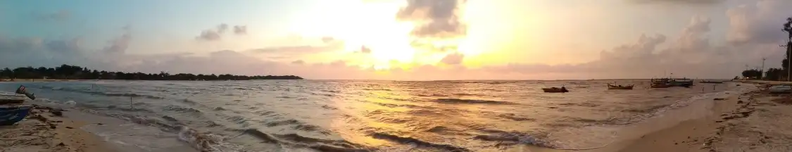 Hotels near Bandengan Beach