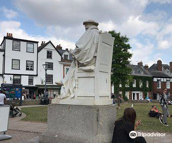 Statue of Richard Hooker