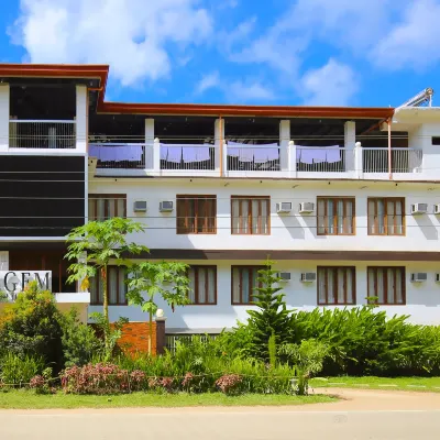 Doublegem Beach Resort and Hotel Hotel berhampiran Pantai Marimegmeg