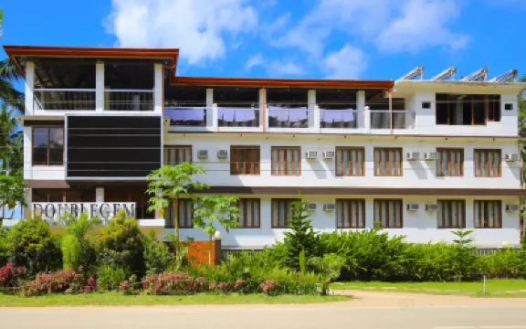 雙寶石海灘度假村飯店 El Nido Sailing附近的飯店