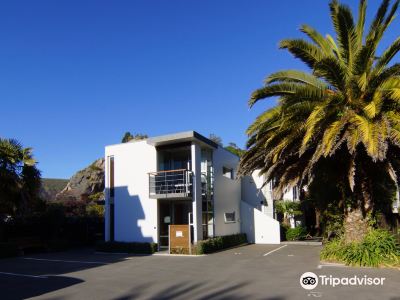 Sumner Bay Motel