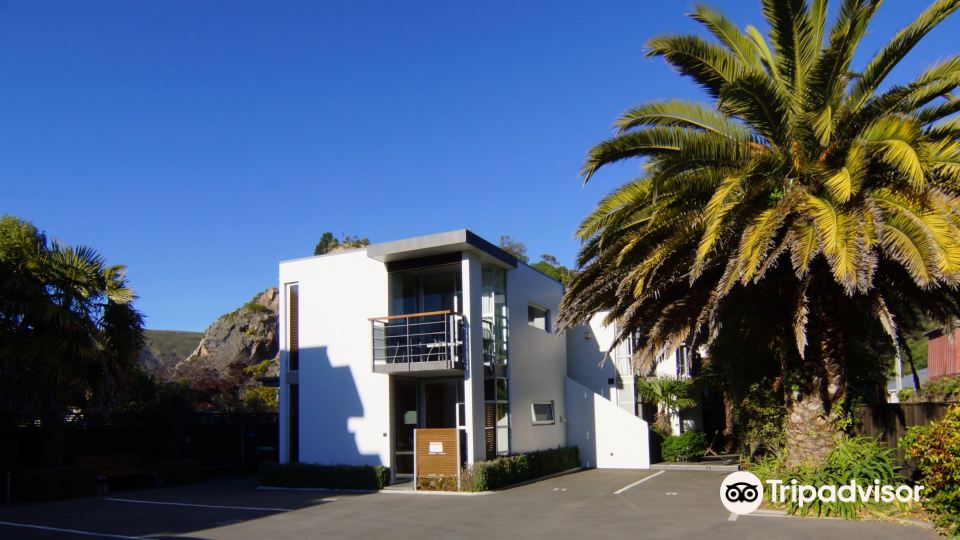 Sumner Bay Motel