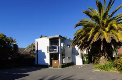 Sumner Bay Motel