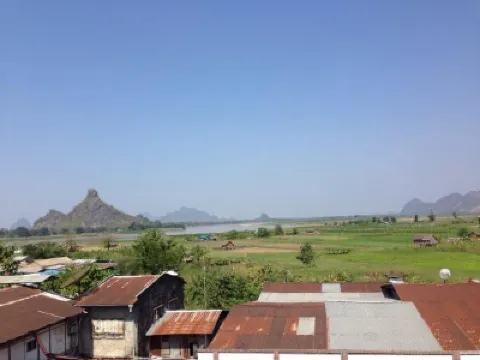 ギャラクシー モーテル パアン のホテル