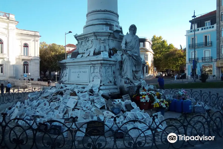 Sousa Martins Statue