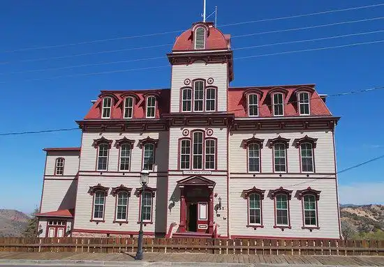 Fourth Ward School Museum 주변 호텔