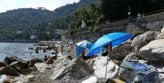 Hotels near Bau Bau Beach
