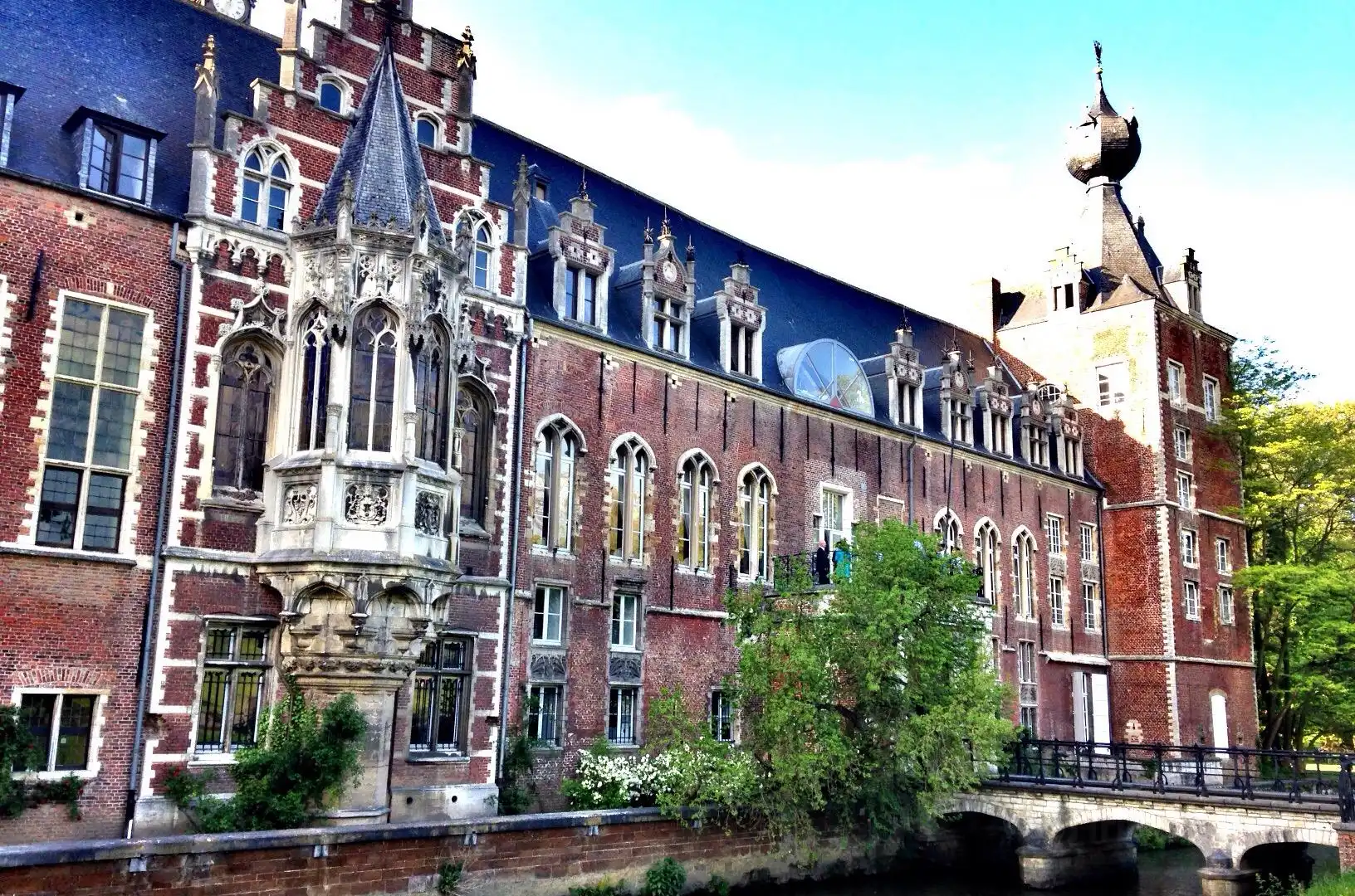 Hotels near Arenberg Castle