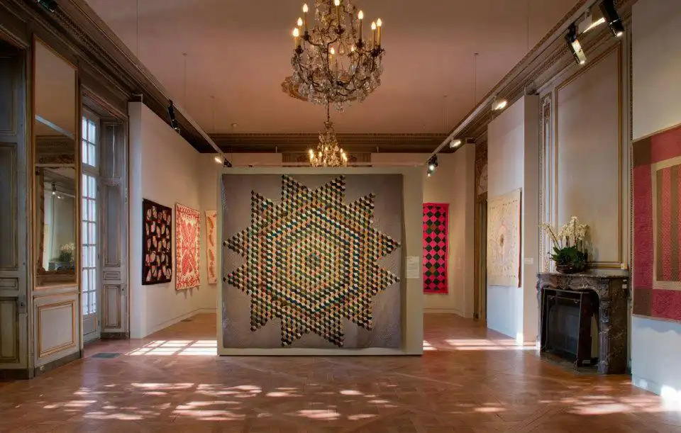 Hotels near American Center for art and culture