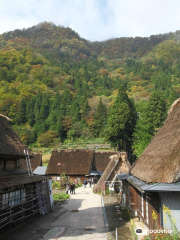 หมู่บ้านไอโนะคุระ กัสโชสึคุริ