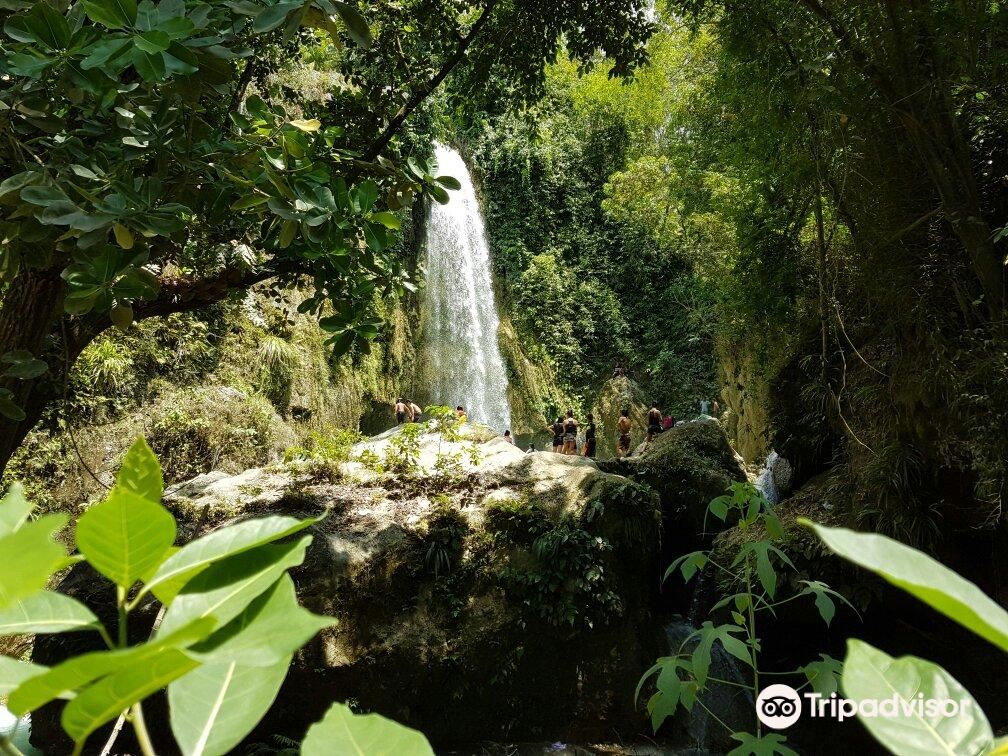 Inambakan Falls