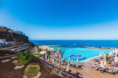 Gloria Palace Royal Hotel & Spa Hotels near Mary D's Bar