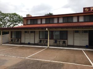 Y Motels Gympie