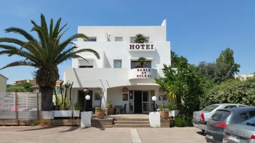 Hotel Sable Et Soleil - Port, Plage et Jacuzzi Privé