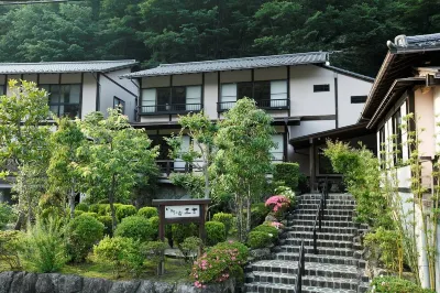 이로리노 야도 산키치