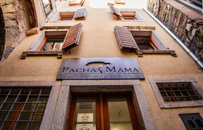 PachaMama 賓館 Caffe Neptun附近的飯店