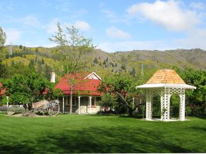 Hartley Homestead Boutique Bed & Breakfast