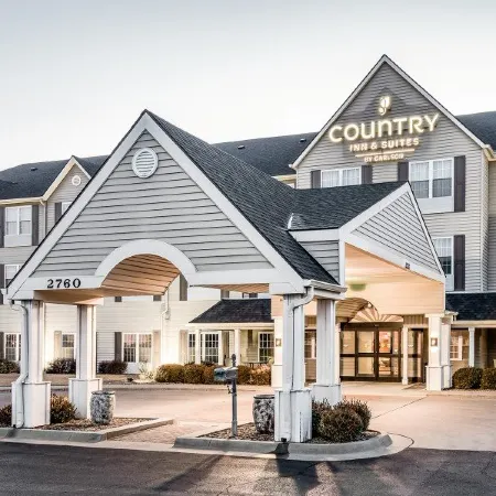 Country Inn & Suites by Radisson, Salina, KS