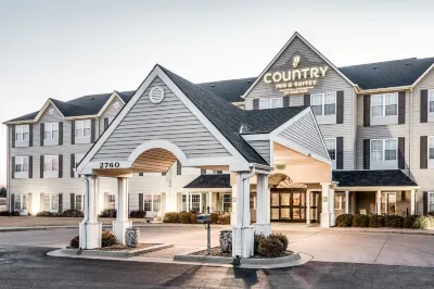 Country Inn & Suites by Radisson, Salina, KS Hotels near Kansas State University Salina Aerospace and Technology Campus