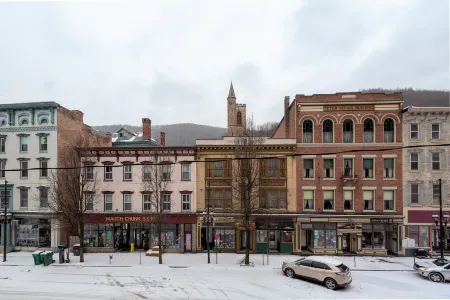 The Inn at Jim Thorpe Отели в г. Джим Торп