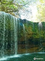 Nabegataki Falls