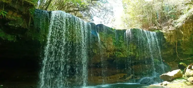 小国町のホテル