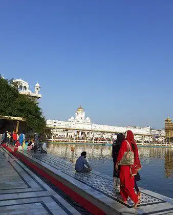 Hotels near Dukh Bhanjani Ber Tree