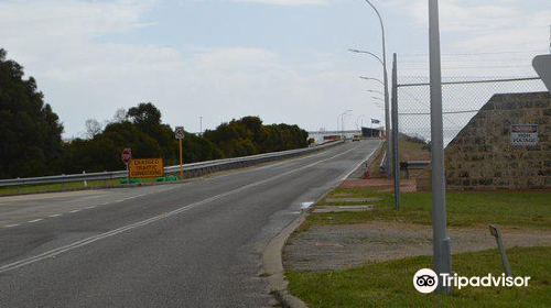 Garden Island Causeway Bridge