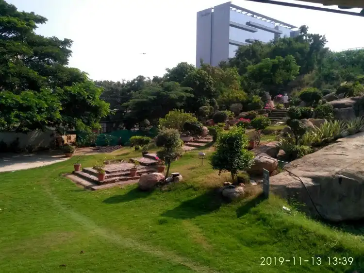 Hotels near Shilparamam