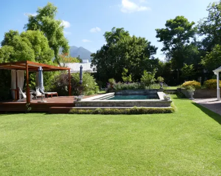 Die Waenhuis Guest House ジョージのホテル