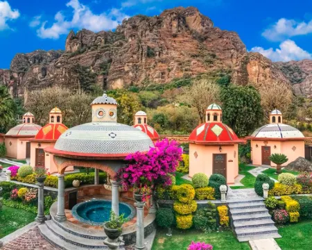 La Buena Vibra Wellness Resort & Spa テポストランのホテル