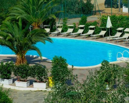 リゾート フィオール ディ サルデーニャ ポザーダのホテル