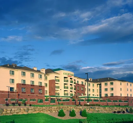 Courtyard Madison East