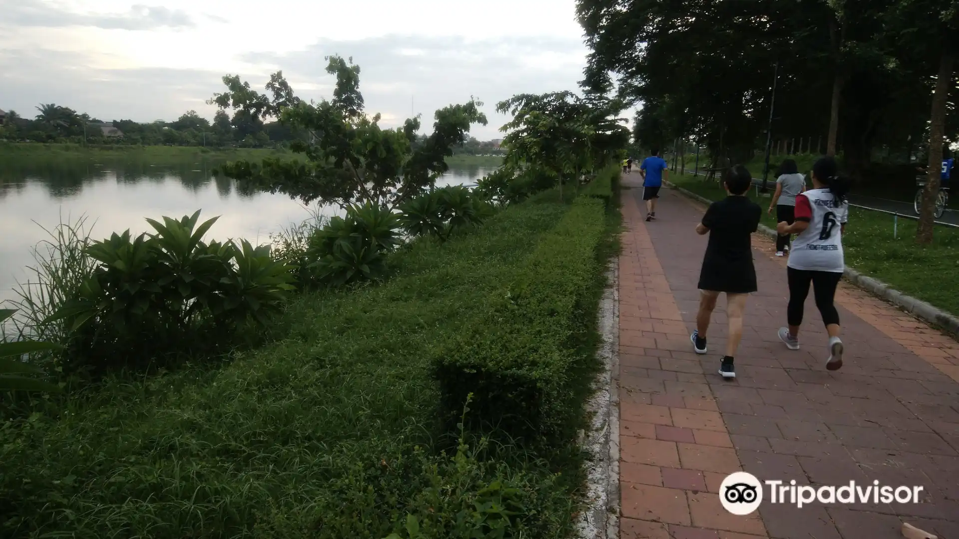 鄰近Huai Muang的酒店