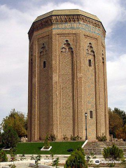 Mausoleo de Momine Khatun
