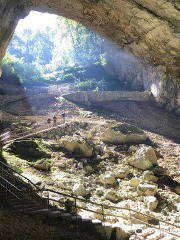 Cerdon caves - Prehistoric Amusement Park