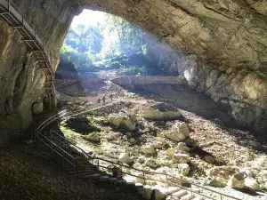 Grottes du Cerdon - Parc de Loisirs Préhistoriques