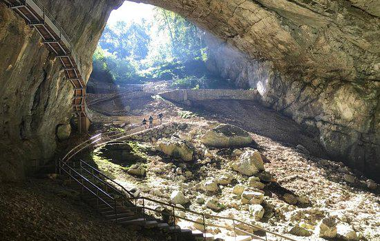 Cerdon caves - Prehistoric Amusement Park
