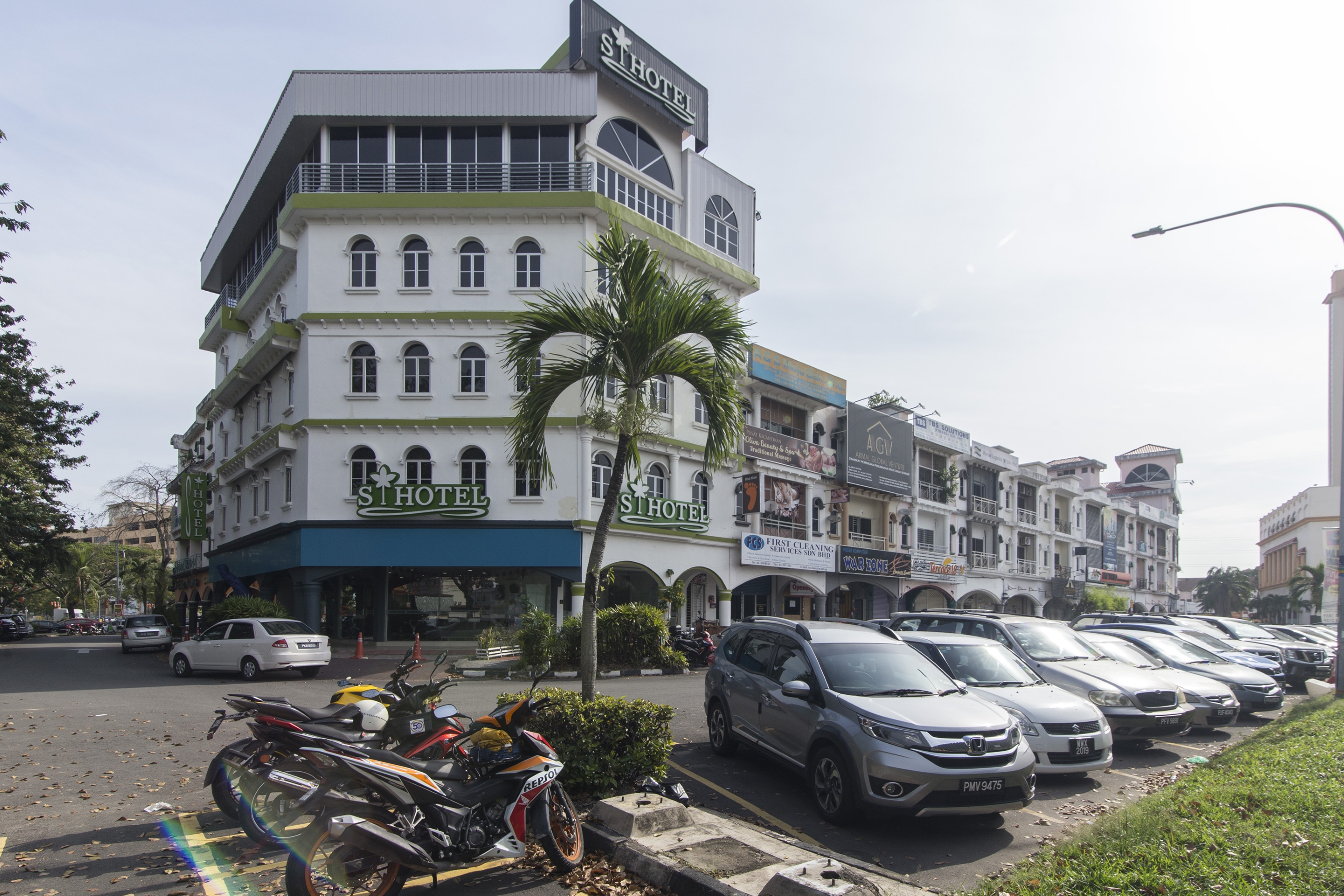 Abbey Road Bistro Restaurant Reviews Food Drinks In Penang Central Seberang Perai Trip Com