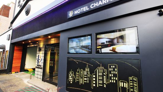 Hotel Charmant