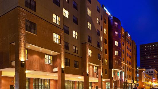 Courtyard by Marriott Syracuse Downtown at Armory Square