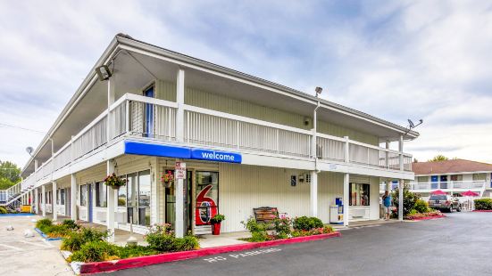 Round Table Reviews Food Drinks In Oregon Medford Trip Com Round Table Reviews Food, Round Table Medford Oregon
