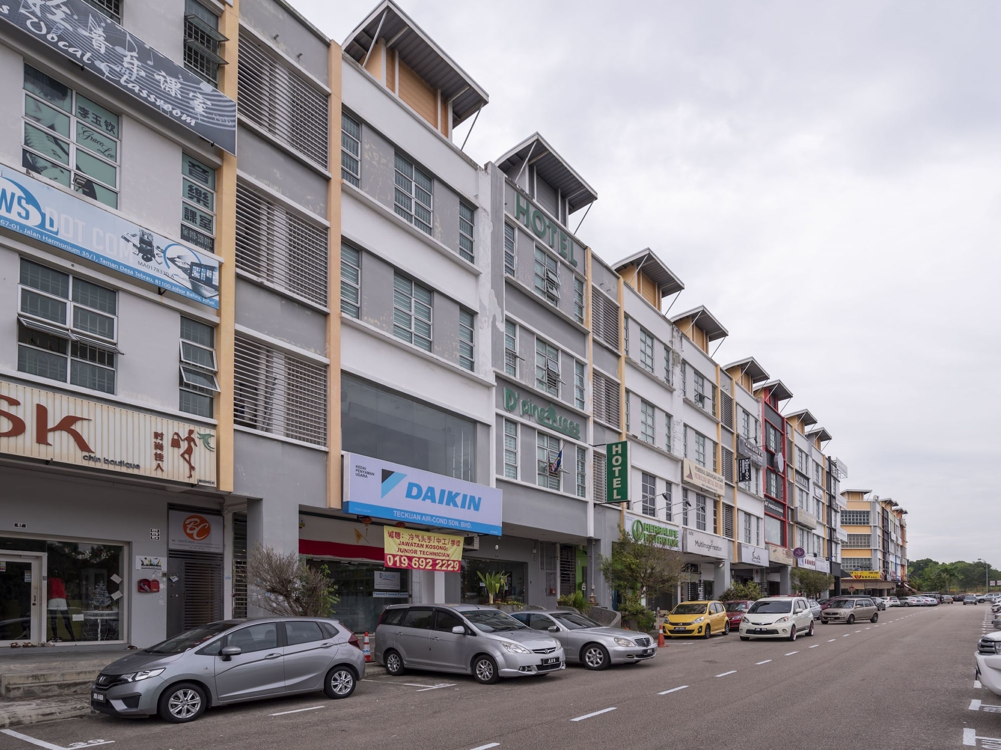 Mount Austin One Two Eat Cafe Reviews Food Drinks In Johor Johor Bahru Trip Com