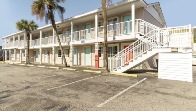 Barnacle Bill S Rum Raw Bar Reviews Food Drinks In South Carolina Myrtle Beach Trip Com